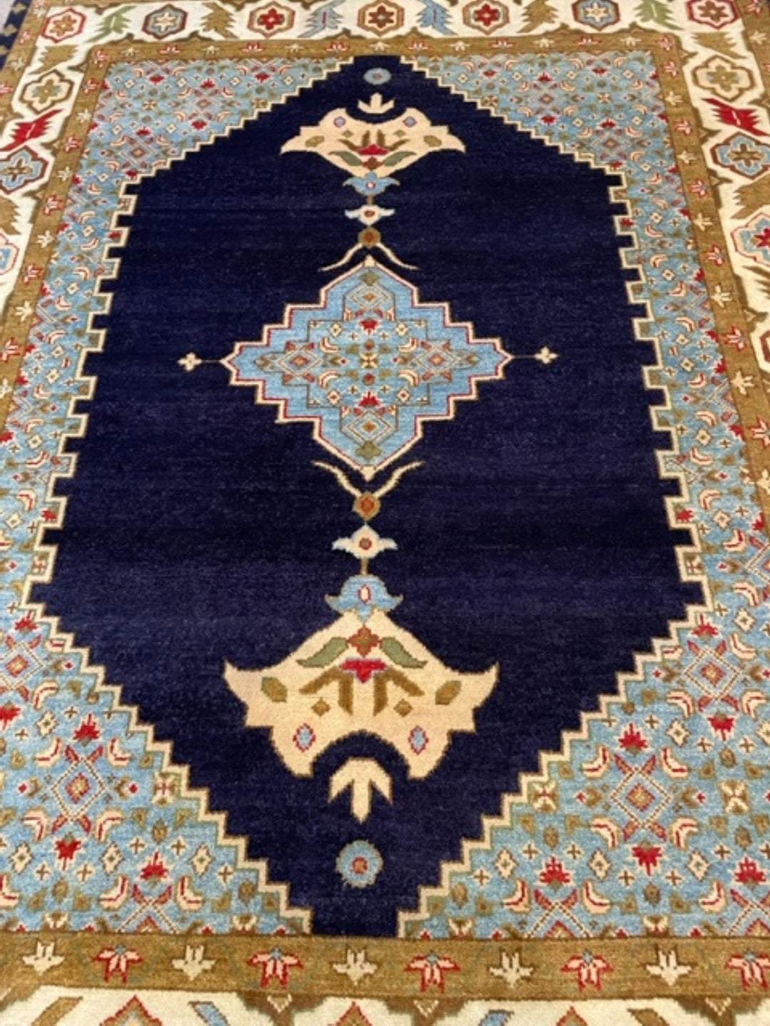 Hand knotted Wool Area Rugs Indo-Sherapi Design, in gray, blue & off white cream,