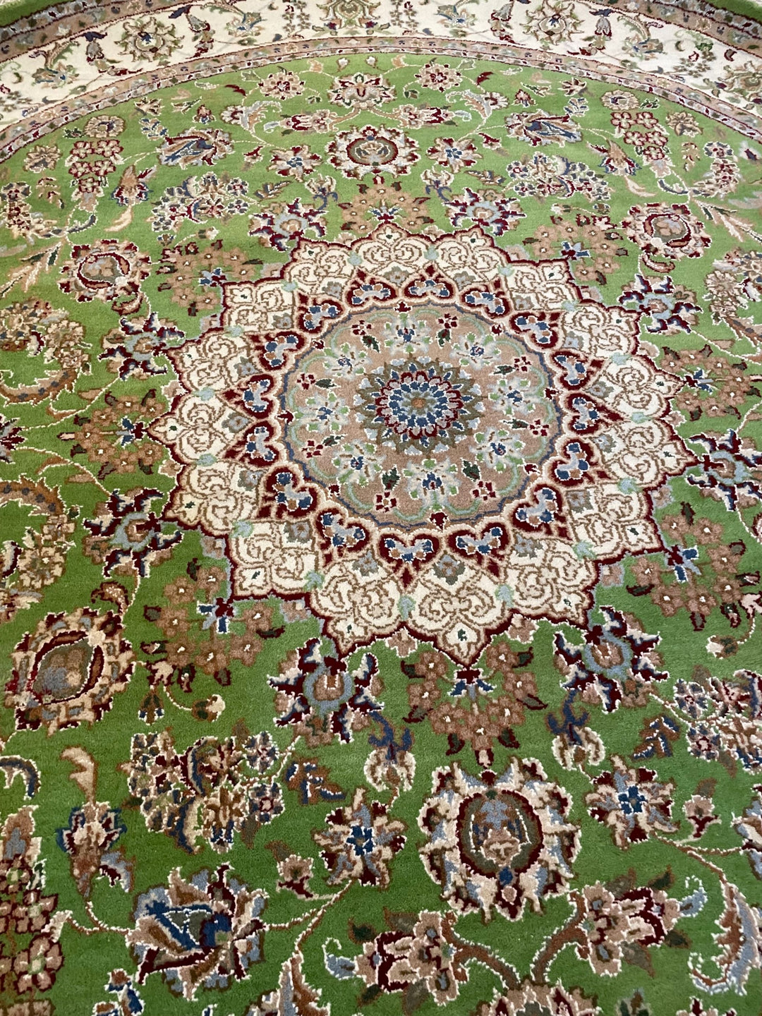 Handmade Round Wool Area Rug, Indo Nain-Kashan Design