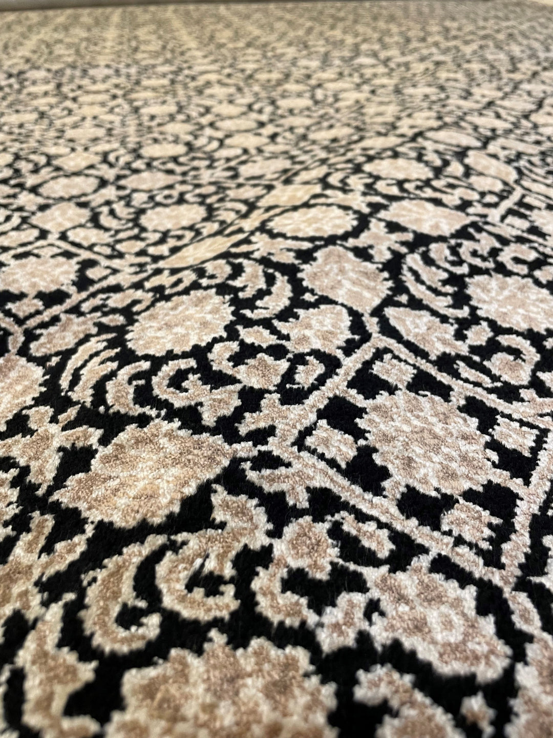 Handmade Wool Silk Area Rugs for living room & Bedroom, Charcoal and white color, Hand knotted,